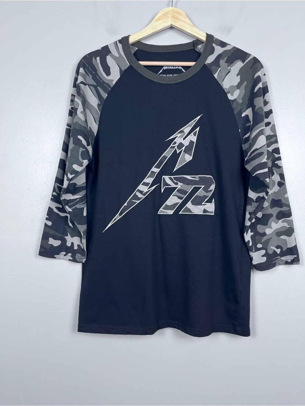 Metallica M72 Tour Black Camo 72 Seasons Album Tee Shirt Size L; Metal, Music